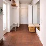 Grosses Urbanes Design-apartment Mit 2 Balkonen アパート *