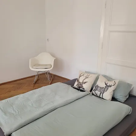 Spacious Urban Flat L Keybox Apartment Graz