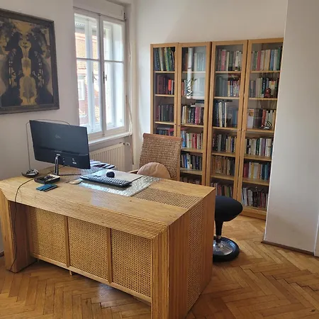 Spacious Urban Flat L Keybox Apartment Graz