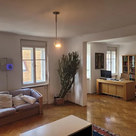 Spacious Urban Flat L Keybox *