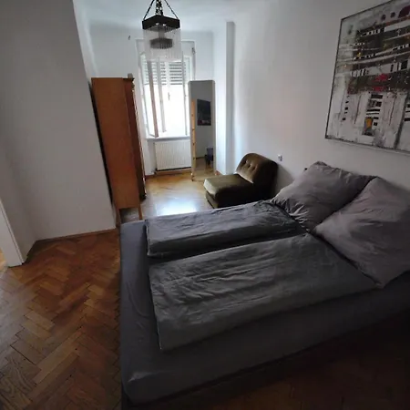 Urban Flat L Self Checkin