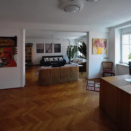 Urban Flat L Self Checkin