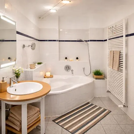 Apartment Urbanes Design-Apartment für große Gruppen mit 2 Balkonen Graz