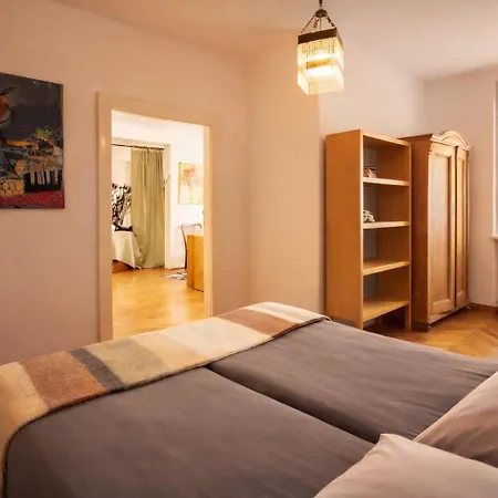 شقة Urbanes Design-apartment Fuer Grosse Gruppen Mit 2 Balkonen