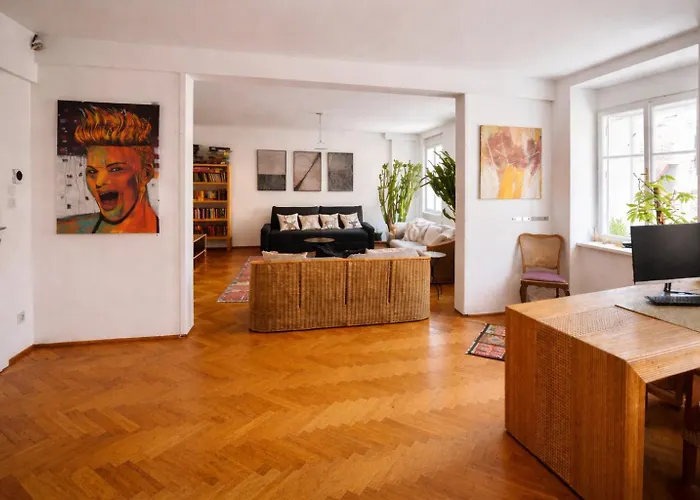 Apartman Urbanes Design-apartment Fuer Grosse Gruppen Mit 2 Balkonen Graz