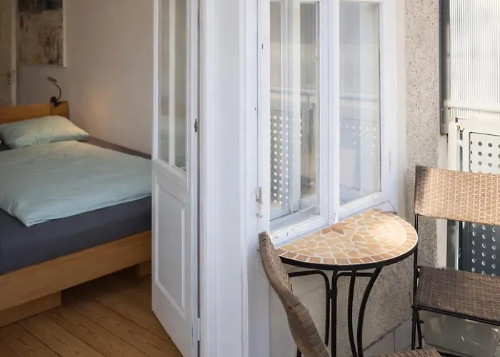 Urbanes Design-apartment Fuer Grosse Gruppen Mit 2 Balkonen * غراتس