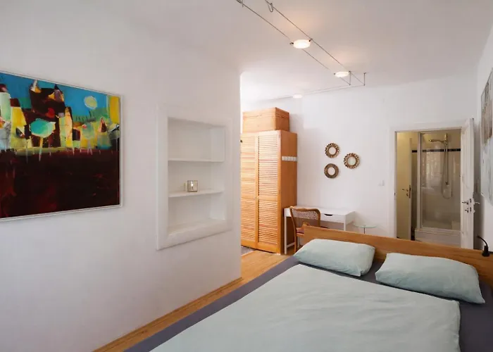 Urbanes Design-Apartment für große Gruppen mit 2 Balkonen Graz