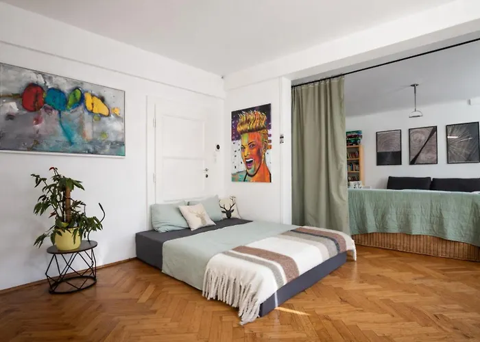 Urbanes Design-Apartment für große Gruppen mit 2 Balkonen Graz