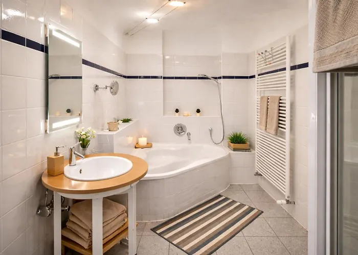 דירה Urbanes Design-apartment Fuer Grosse Gruppen Mit 2 Balkonen גראץ