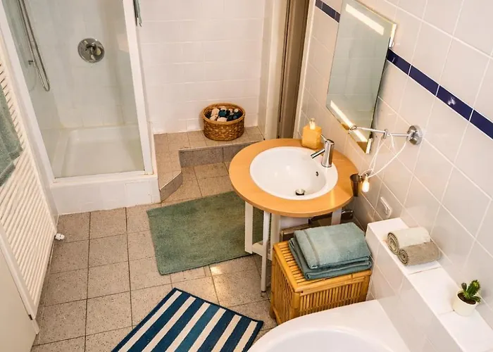 Apartment Urbanes Design-Apartment für große Gruppen mit 2 Balkonen *